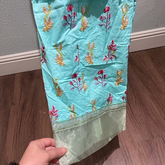 Pakistani dress - Picture 6 of 10